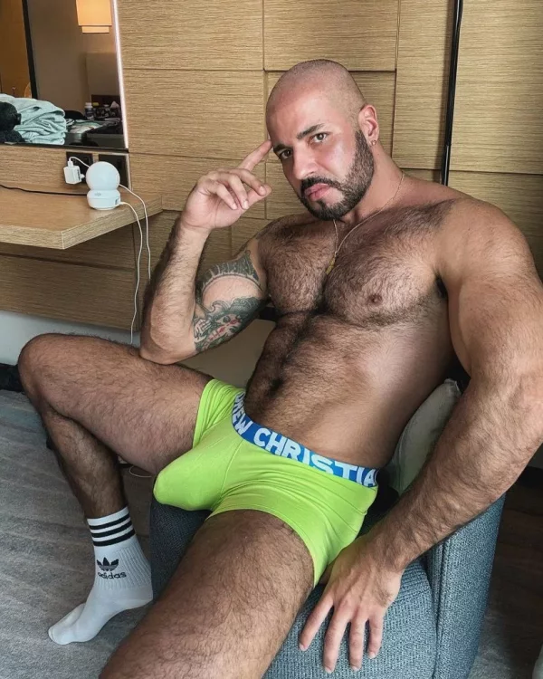 Sultan photo 1, european, curvy, brunette, 188 cm, 93 kg, Hong Kong