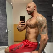 Sultan photo 25, european, curvy, brunette, 188 cm, 93 kg, Hong Kong