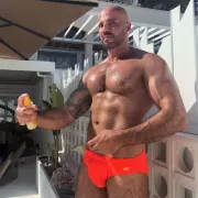 Sultan photo 3, european, curvy, brunette, 188 cm, 93 kg, Hong Kong