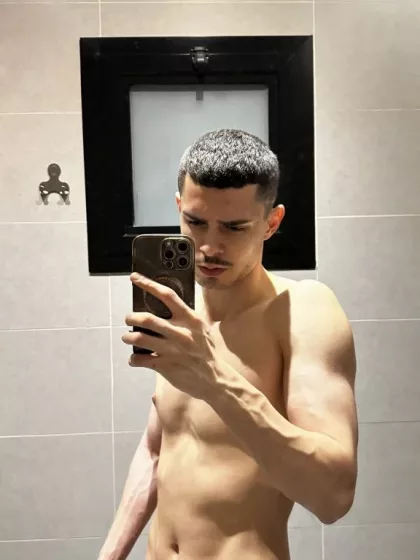 Tarik photo 1, european, average, brunette, 185 cm, 70 kg, Hong Kong