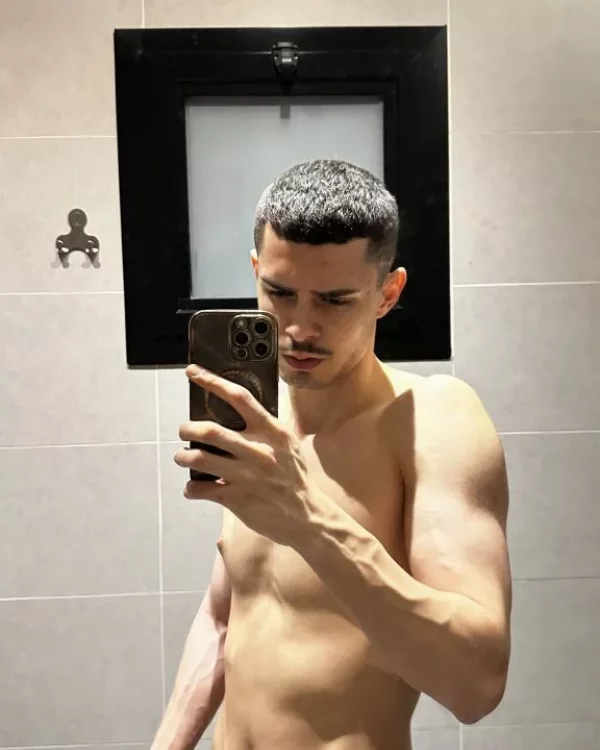 Tarik photo 1, european, average, brunette, 185 cm, 70 kg, Hong Kong