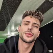 Theo photo 1, latina, slim, brunette, 180 cm, 61 kg, Hong Kong