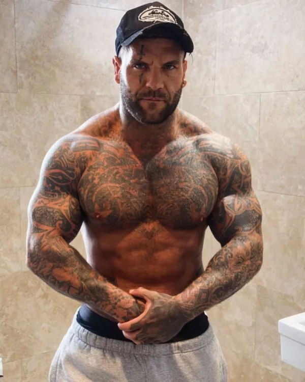Titan photo 1, european, curvy, brunette, 178 cm, 100 kg, Hong Kong