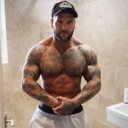 Titan photo 1, european, curvy, brunette, 178 cm, 100 kg, Hong Kong
