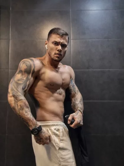 Tomas photo 1, latina, curvy, brunette, 180 cm, 95 kg, Hong Kong