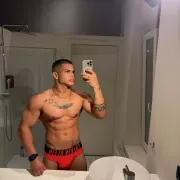 Tommy photo 7, latina, curvy, black hair, 180 cm, 93 kg, Hong Kong