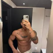 Tommy photo 9, latina, curvy, black hair, 180 cm, 93 kg, Hong Kong