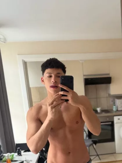 Tonny photo 1, latina, average, brunette, 185 cm, 72 kg, Hong Kong
