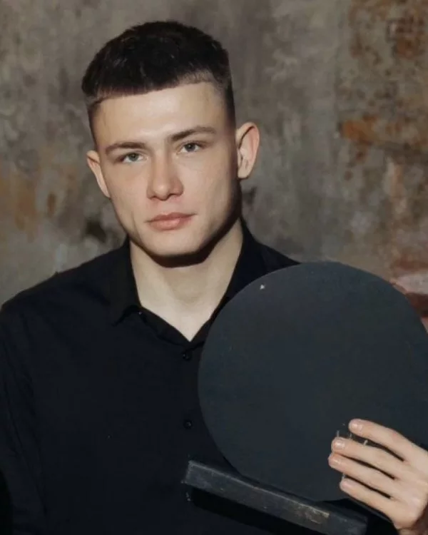 Tyler photo 1, latina, average, brunette, 185 cm, 68 kg, Hong Kong