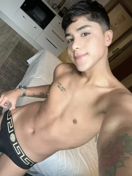 Valentino photo 1, latina, average, black hair, 178 cm, 65 kg, Hong Kong
