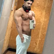 Valls photo 25, latina, curvy, black hair, 178 cm, 83 kg, Hong Kong