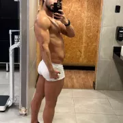 Valls photo 27, latina, curvy, black hair, 178 cm, 83 kg, Hong Kong