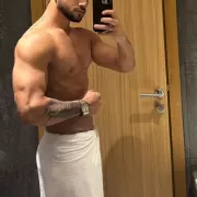 Vendome photo 1, european, curvy, black hair, 188 cm, 90 kg, Hong Kong