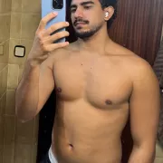Vergon photo 3, latina, athletic, black hair, 183 cm, 83 kg, Hong Kong