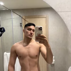 Vicente photo 2, latina, average, black hair, 185 cm, 77 kg, Hong Kong