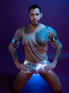 Viktor photo 1, latina, athletic, brunette, 180 cm, 79 kg, Hong Kong