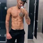 Vini photo 15, latina, curvy, blonde hair, 185 cm, 86 kg, Hong Kong