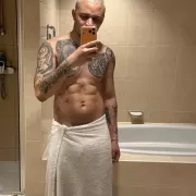 Vini photo 3, latina, curvy, blonde hair, 185 cm, 86 kg, Hong Kong
