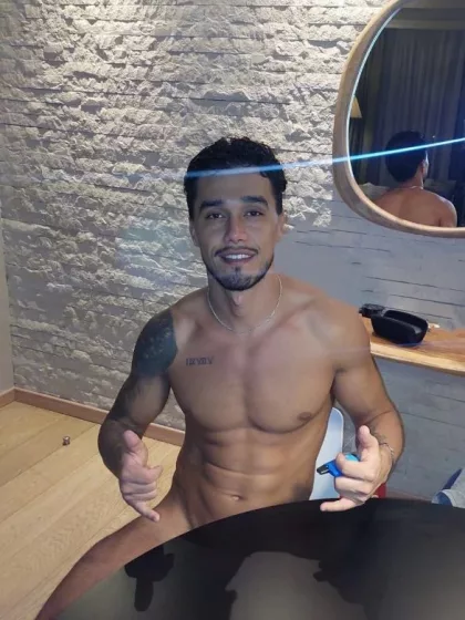 Vinicius photo 1, latina, athletic, brunette, 183 cm, 79 kg, Hong Kong