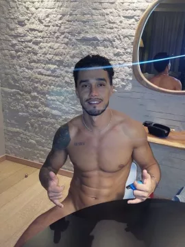Vinicius photo 1, latina, athletic, brunette, 183 cm, 79 kg, Hong Kong
