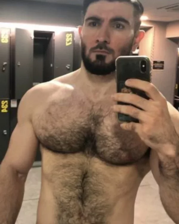 Volk photo 1, european, curvy, black hair, 185 cm, 86 kg, Hong Kong