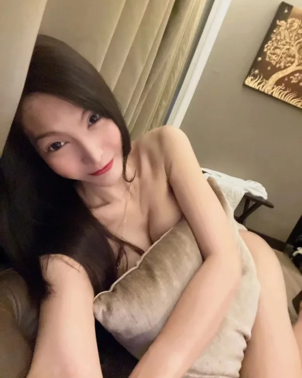 Kayli Lina photo 1, mixed, average, black hair, 167 cm, 59 kg, Small bust, Hong Kong