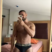 Vulcan photo 2, mixed, curvy, black hair, 180 cm, 81 kg, Hong Kong