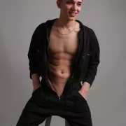 Wilder photo 1, latina, average, black hair, 178 cm, 63 kg, Hong Kong