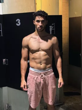 Yazeed photo 1, asian, average, black hair, 178 cm, 68 kg, Hong Kong