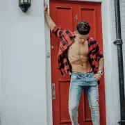 Zac photo 22, latina, curvy, black hair, 178 cm, 83 kg, Hong Kong