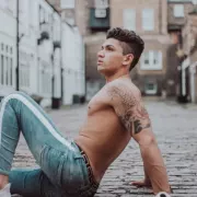Zac photo 25, latina, curvy, black hair, 178 cm, 83 kg, Hong Kong