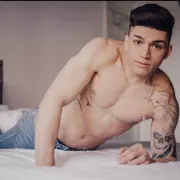 Zac photo 27, latina, curvy, black hair, 178 cm, 83 kg, Hong Kong