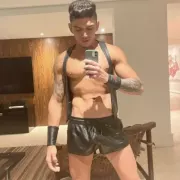 Zac photo 39, latina, curvy, black hair, 178 cm, 83 kg, Hong Kong