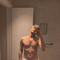 Zarussi photo 1, european, average, blonde hair, 180 cm, 65 kg, Hong Kong