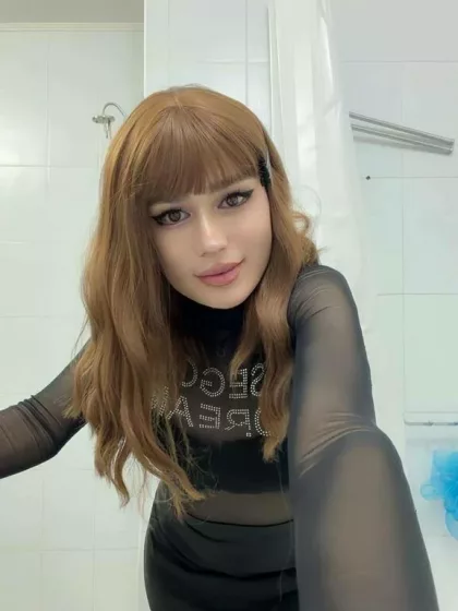 Aisha photo 1, asian, slim, brunette, 175 cm, 50 kg, Small bust, Hong Kong
