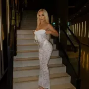 Alexa photo 6, latina, average, blonde hair, 161 cm, 52 kg, Medium bust, Hong Kong