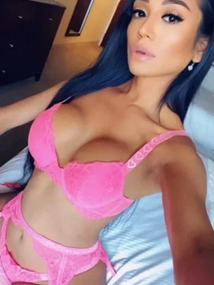 Alma photo 1, latina, average, black hair, 167 cm, 58 kg, Medium bust, Hong Kong