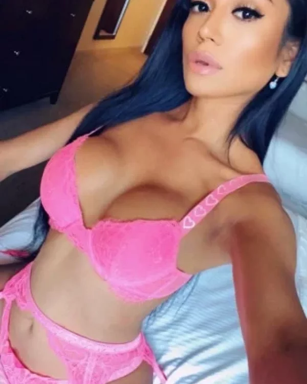 Alma photo 1, latina, average, black hair, 167 cm, 58 kg, Medium bust, Hong Kong
