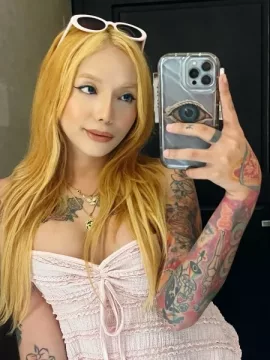 Camilla photo 1, asian, average, blonde hair, 170 cm, 58 kg, Medium bust, Hong Kong