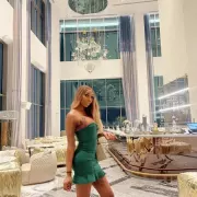 Candy photo 36, black, average, blonde hair, 182 cm, 72 kg, Large bust, Hong Kong