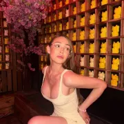 Debora photo 5, latina, average, brunette, 167 cm, 58 kg, Medium bust, Hong Kong