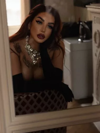 Dulce photo 1, asian, athletic, red hair, 170 cm, 70 kg, Large bust, Hong Kong