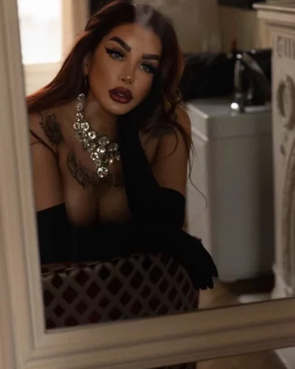 Dulce photo 1, asian, athletic, red hair, 170 cm, 70 kg, Large bust, Hong Kong