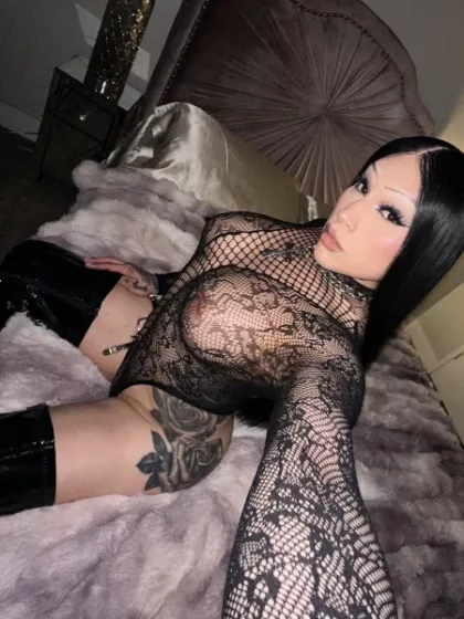 Erica photo 1, latina, curvy, black hair, 161 cm, 72 kg, Large bust, Hong Kong