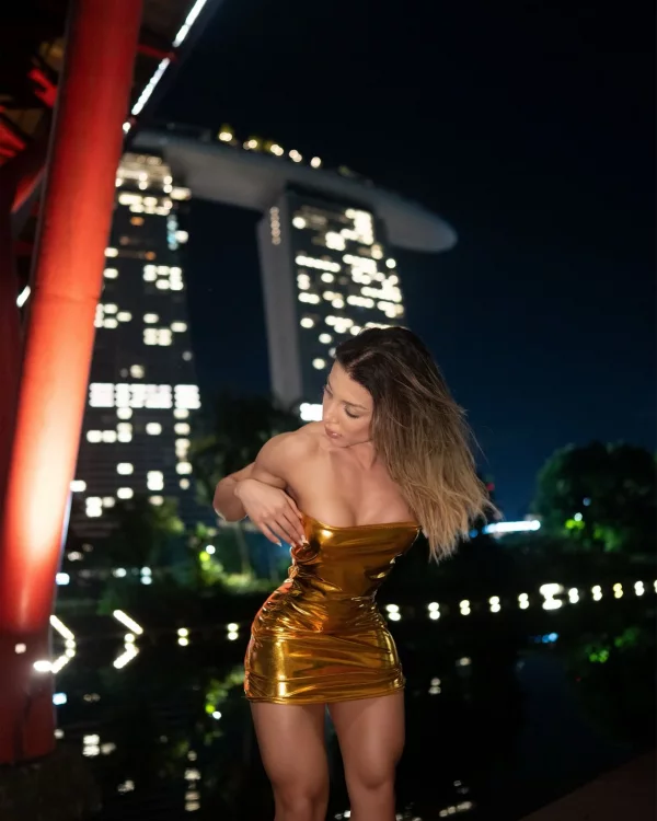 Emmie Lina photo 1, mixed, busty, brunette, 155 cm, 45 kg, Large bust, Hong Kong