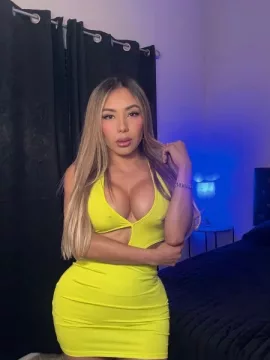 Iris photo 1, latina, curvy, blonde hair, 161 cm, 72 kg, Large bust, Hong Kong