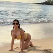 Jane photo 11, asian, curvy, black hair, 161 cm, 68 kg, Large bust, Hong Kong