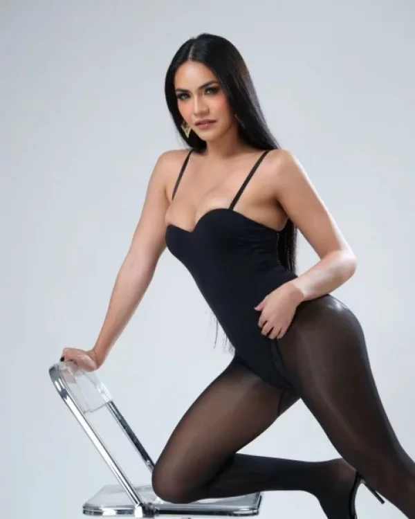 Katharzyna photo 1, asian, average, black hair, 164 cm, 58 kg, Medium bust, Hong Kong