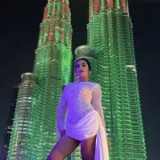 Katharzyna photo 11, asian, average, black hair, 164 cm, 58 kg, Medium bust, Hong Kong