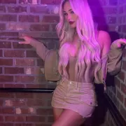 Kelsey photo 3, european, curvy, blonde hair, 170 cm, 77 kg, Large bust, Hong Kong